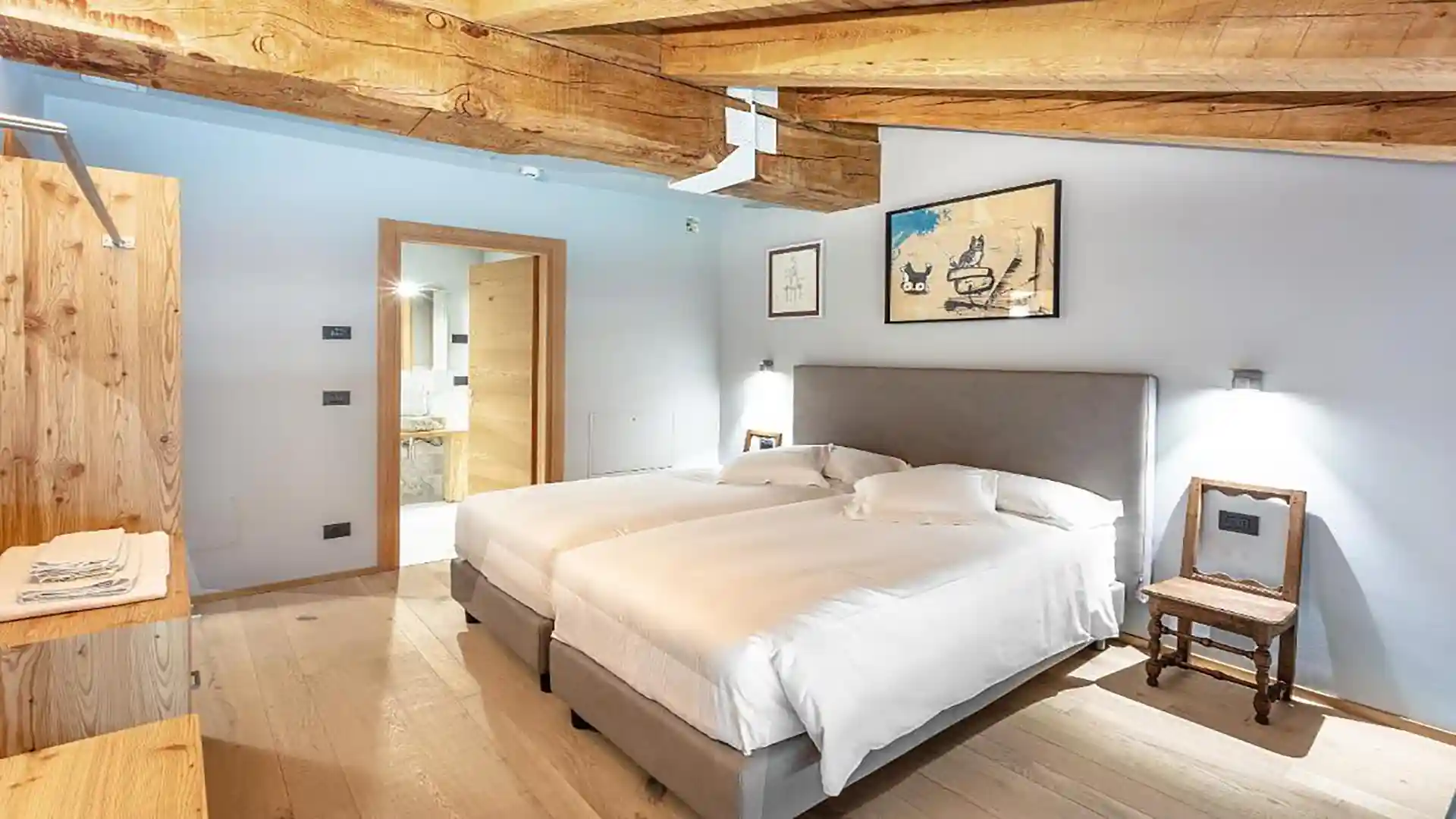 Camera Aux Pieds Du Roi